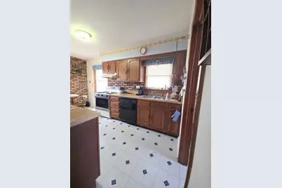 829 N Roy Avenue, Melrose Park, IL 60164 - Photo 2