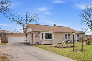 10004 W Nippersink Dr, Richmond, IL 60071 - Photo 1