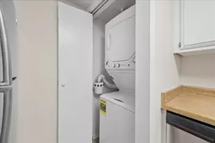 720 St Andrews Ln, Crystal Lake, IL 60014 - Photo 8