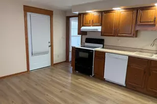 609 E Clay St, Clifton, IL 61727 - Photo 32