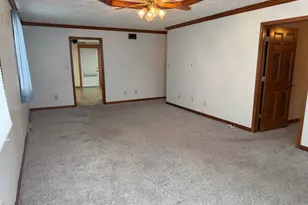 609 E Clay St, Clifton, IL 61727 - Photo 16