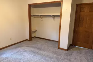 609 E Clay St, Clifton, IL 61727 - Photo 20