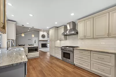 270 S Ott Avenue, Glen Ellyn, IL 60137 - Photo 14