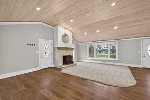 270 S Ott Ave, Glen Ellyn, IL 60137 - Photo 6