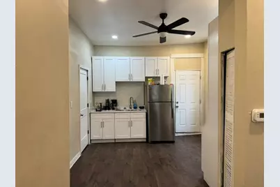 2127 S Fairfield Avenue, Chicago, IL 60608 - Photo 2