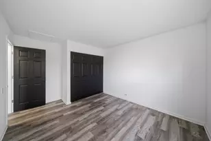 1670 College Green Dr, Elgin, IL 60123 - Photo 20