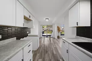 1670 College Green Dr, Elgin, IL 60123 - Photo 14