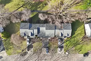 1670 College Green Dr, Elgin, IL 60123 - Photo 28