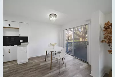 1670 College Green Drive, Elgin, IL 60123 - Photo 10