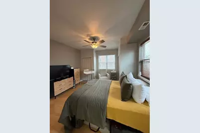 2720 W Cortland Street #201, Chicago, IL 60647 - Photo 4