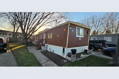 57 Curricle Road, Wheeling, IL 60090 - Photo 2