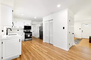 648 E Lincoln St, Palatine, IL 60074 - Photo 6