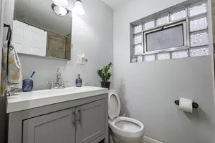 6825 S Rockwell St, Chicago, IL 60629 - Photo 16