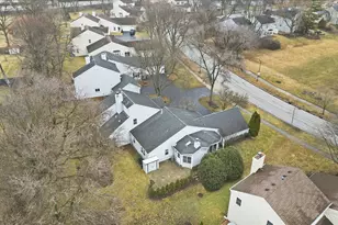 1095 Devonshire Ave, Naperville, IL 60540 - Photo 42