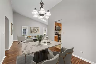 1095 Devonshire Ave, Naperville, IL 60540 - Photo 10