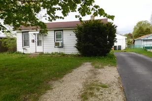 1069 Douglas Ave, Aurora, IL 60505 - Photo 1