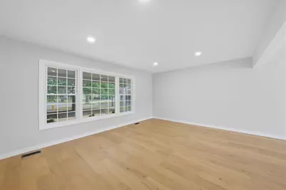 6S656 Avon Court, Naperville, IL 60540 - Photo 4