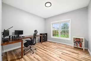 39W771 Benton Ln, Geneva, IL 60134 - Photo 16