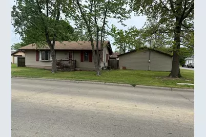 24 W Sloan Street, Harrisburg, IL 62946 - Photo 2