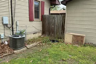 24 W Sloan St, Harrisburg, IL 62946 - Photo 20