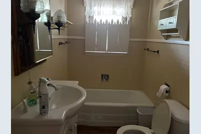 24 W Sloan Street, Harrisburg, IL 62946 - Photo 10