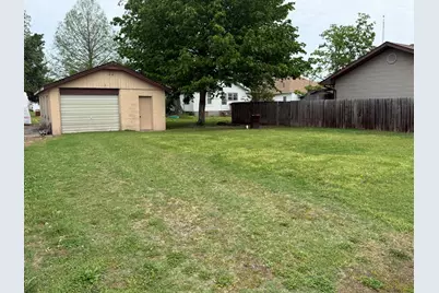 24 W Sloan Street, Harrisburg, IL 62946 - Photo 12