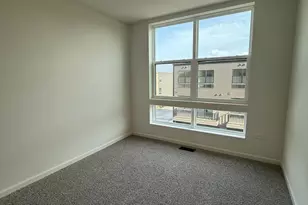 347 Summit Cir, Lombard, IL 60148 - Photo 12