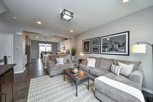 3S602 Everton Dr, Warrenville, IL 60555 - Photo 2