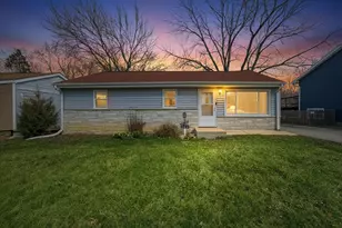 349 Woodland Dr, Grayslake, IL 60030 - Photo 1