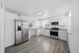 349 Woodland Dr, Grayslake, IL 60030 - Photo 10