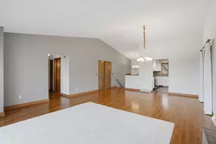 4828 6th Ave Dr, Moline, IL 61265 - Photo 8