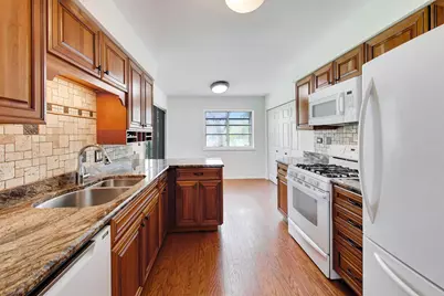 927 Kilkenny Drive #A, Wheaton, IL 60189 - Photo 4