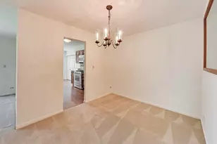 927 Kilkenny Dr, Wheaton, IL 60189 - Photo 10
