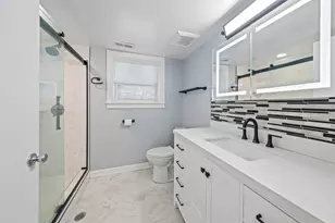 5219 W Deming Pl, Chicago, IL 60639 - Photo 12