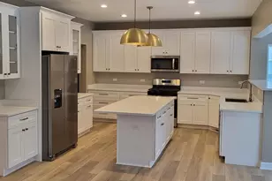 2412 Fleetwood Dr, Joliet, IL 60432 - Photo 6