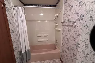 321 E Elm St, Piper City, IL 60959 - Photo 8