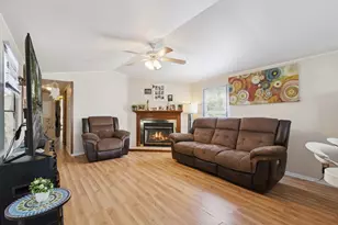579 Park Ave, Belvidere, IL 61008 - Photo 10