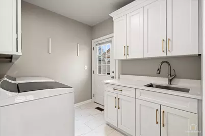 1894 Maine Drive, Elk Grove Village, IL 60007 - Photo 24