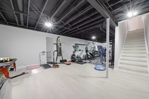 7814 Brookbank Rd, Willowbrook, IL 60527 - Photo 18