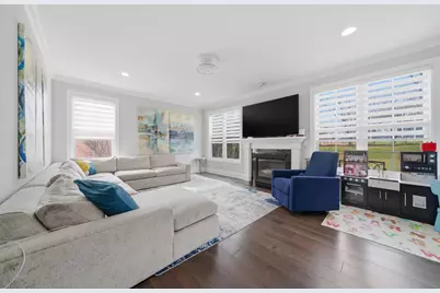 7814 Brookbank Road, Willowbrook, IL 60527 - Photo 4