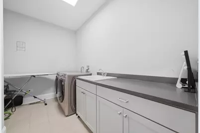 7814 Brookbank Road, Willowbrook, IL 60527 - Photo 24