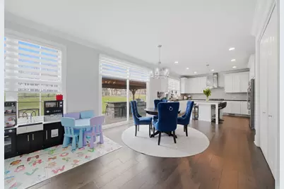 7814 Brookbank Road, Willowbrook, IL 60527 - Photo 6