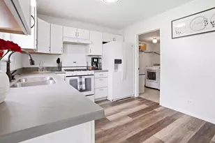 625 Fairview Ln, South Elgin, IL 60177 - Photo 10