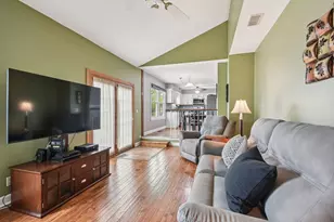 4425 Castlebar Ln, Hanover Park, IL 60133 - Photo 8