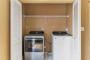 2411 N 75th Ave, Elmwood Park, IL 60707 - Photo 8