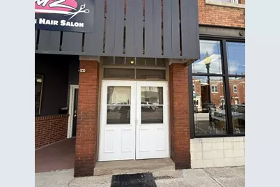 111 1/2 E Jefferson Street #1, Morris, IL 60450 - Photo 2