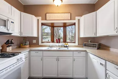 115 Maple Avenue, Walworth, WI 53184 - Photo 8