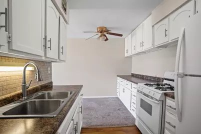 1375 Rebecca Drive #408, Hoffman Estates, IL 60169 - Photo 8