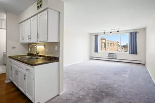 1375 Rebecca Dr, Hoffman Estates, IL 60169 - Photo 6