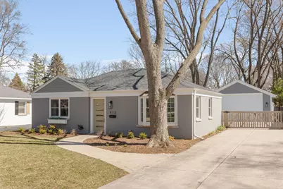612 Kenwood Avenue, Libertyville, IL 60048 - Photo 2